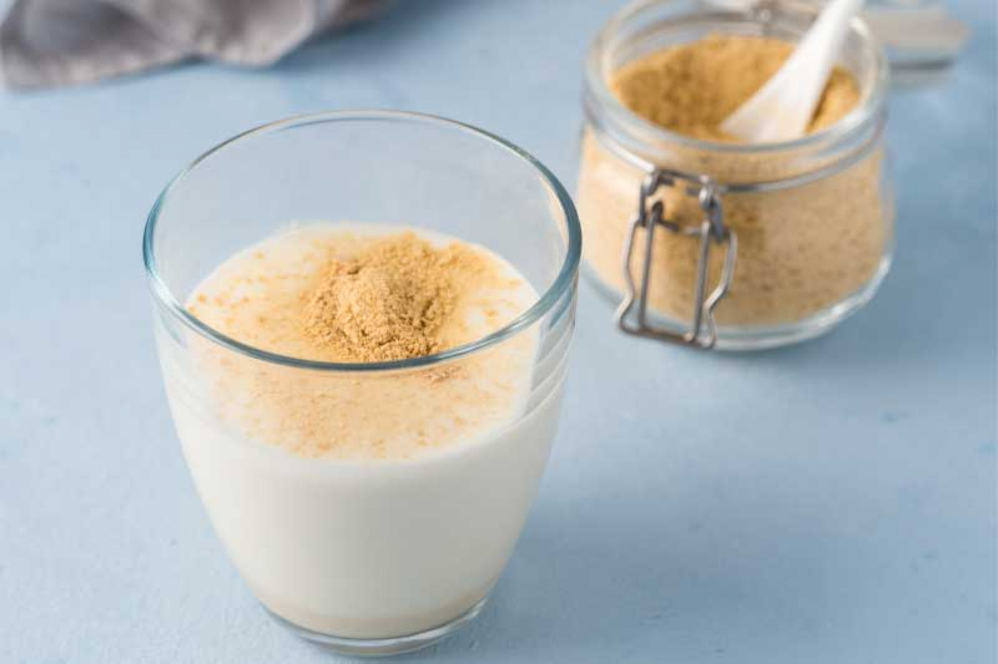 OD NJEGA ŽENSKE GRUDI RASTU KAO LUDE Čudotvorni napitak od koga mršavite, a kosa i koža se podmlađuju, evo kako se koristi