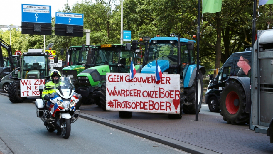 U HOLANDIJI JE POLICIJA PUCALA NA FARMERE U pozadini haosa je lobi Zelenih (FOTO/VIDEO)