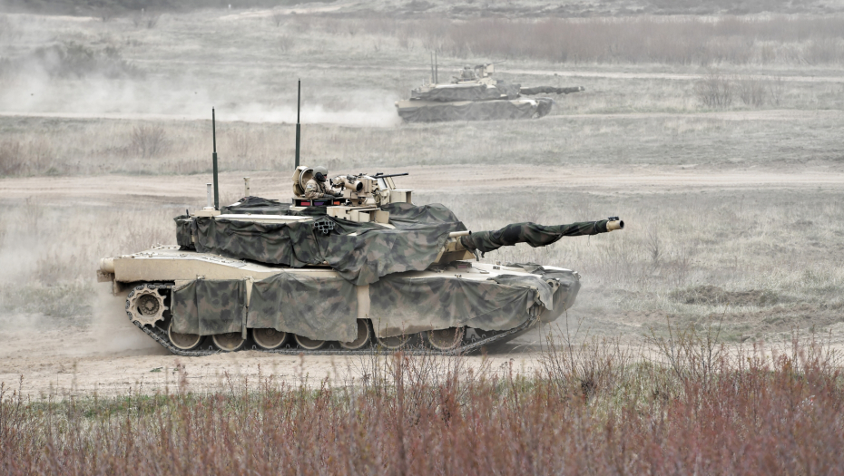 ŠTA TO RADI NATO? Američki tenkovi stižu u Evropu!