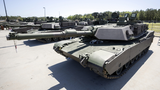 BAJDEN ODLUČIO Osim tenkova, Amerika šalje i ovo moćno oružje Ukrajini