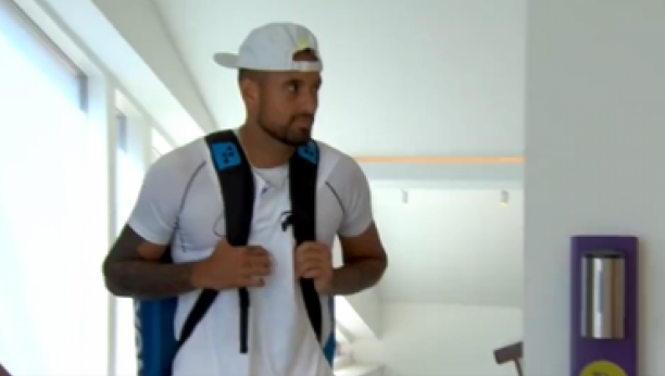 REAKCIJA NOVAKA O KOJOJ BRUJI SVET Pogledajte šta je Đoković uradio kada je video Kirjosa u tunelu (VIDEO)