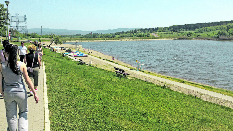 OTKRIVENA TAJNA UKLETOG JEZERA Da li je Šumaričko jezero kod Kragujevca prokleto zbog groblja koje se nalazilo na njegovom mestu? (FOTO/VIDEO)