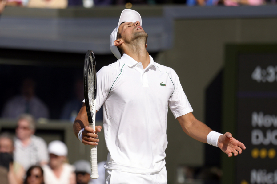 NOVAKOVOJ DOMINACIJI SE NE NAZIRE KRAJ Đoković posle novog preokreta srušio Kirjosa i osvojio sedmi trofej Vimbldona