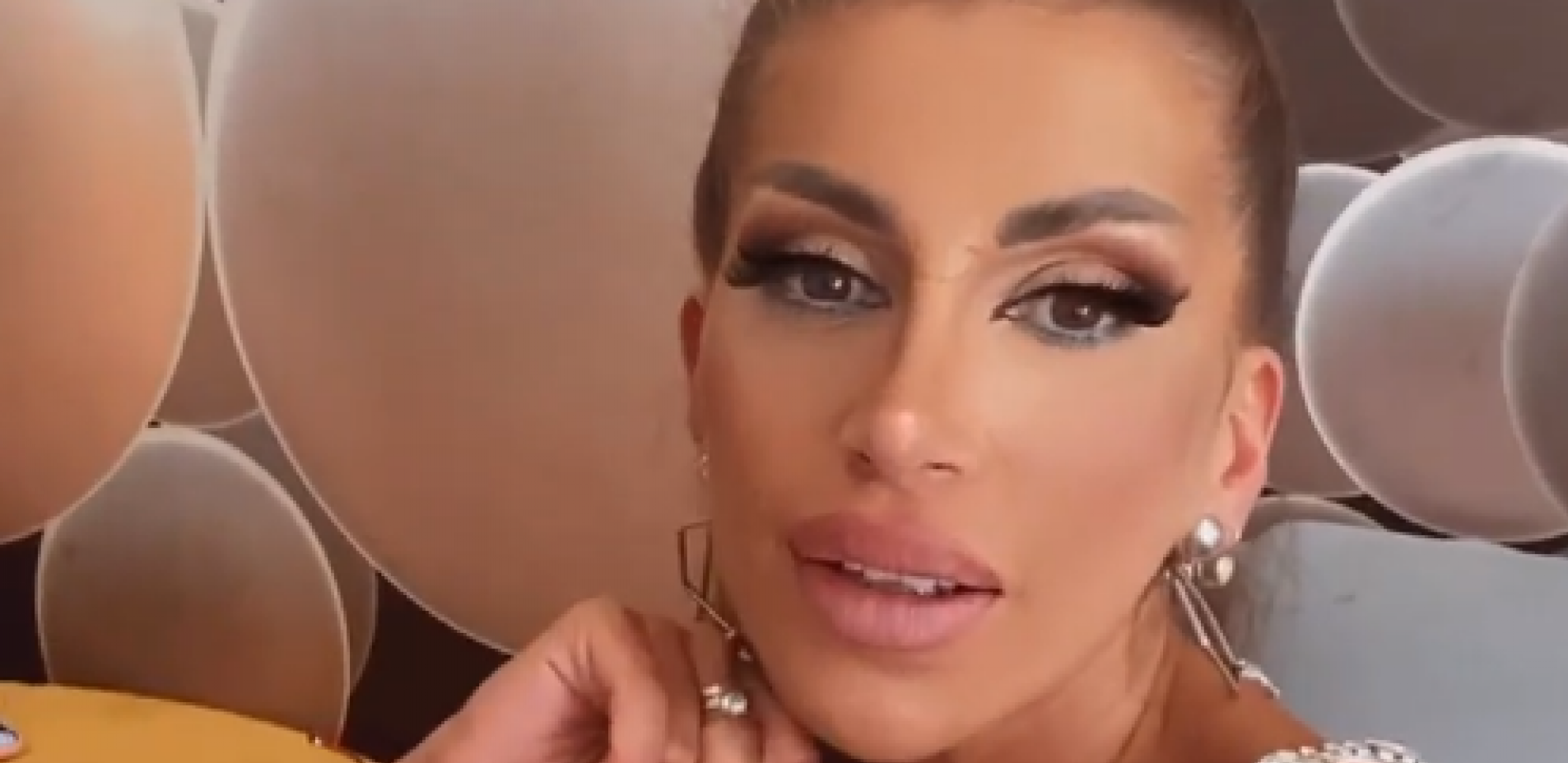 JOŠ UVEK NOSI NJEGOVO PREZIME Dalila Dragojević izbrisala sve što je vezuje za Dejana, pa pokazala sa kim provodi vreme nakon rijalitija (FOTO)