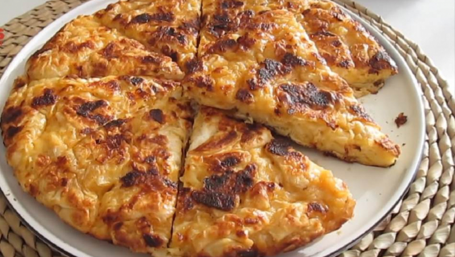 NEVEROVATNO UKUSNO JELO ZA SVAČIJI DŽEP Pita sa sirom iz tiganja, peče se samo 10 minuta