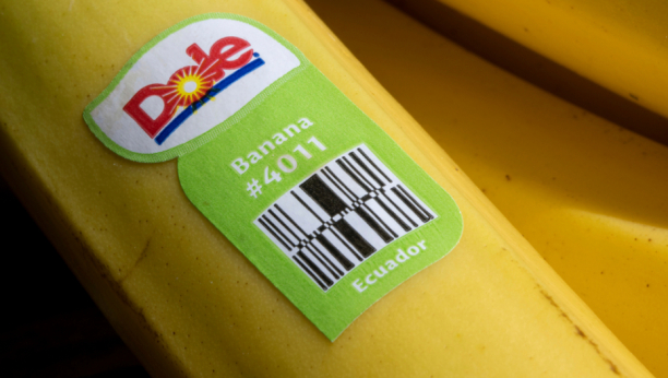 ŠTA ZNAČE NALEPNICE NA BANANAMA I DRUGOM VOĆU? U pitanju su važni podaci, više nikada nećete propustiti da ih pregledate