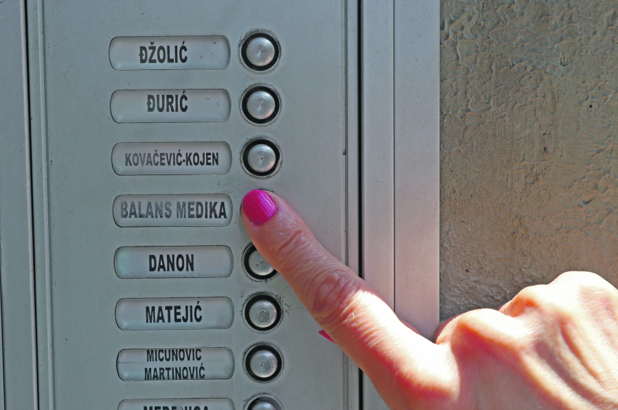 BEŽANIJA Posle smrti pacijenta zatvorena klinika u centru Beograda: Nestali hiropraktičar i medicinsko osoblje (FOTO)