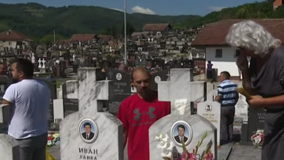 ZLOČIN BEZ KAZNE Srpske žrtve Srebrenice i Bratunca nevidljive za međunarodnu zajednicu - Neka neko kaže da su i naši izginuli (VIDEO)