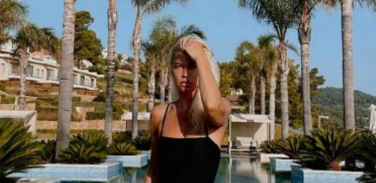 NATAŠA BEKVALAC ZAPALILA DRUŠTVENE MREŽE Objavila fotografiju iz Španije i oduševila pratioce, pokazala šta se krije ispod kupaćeg