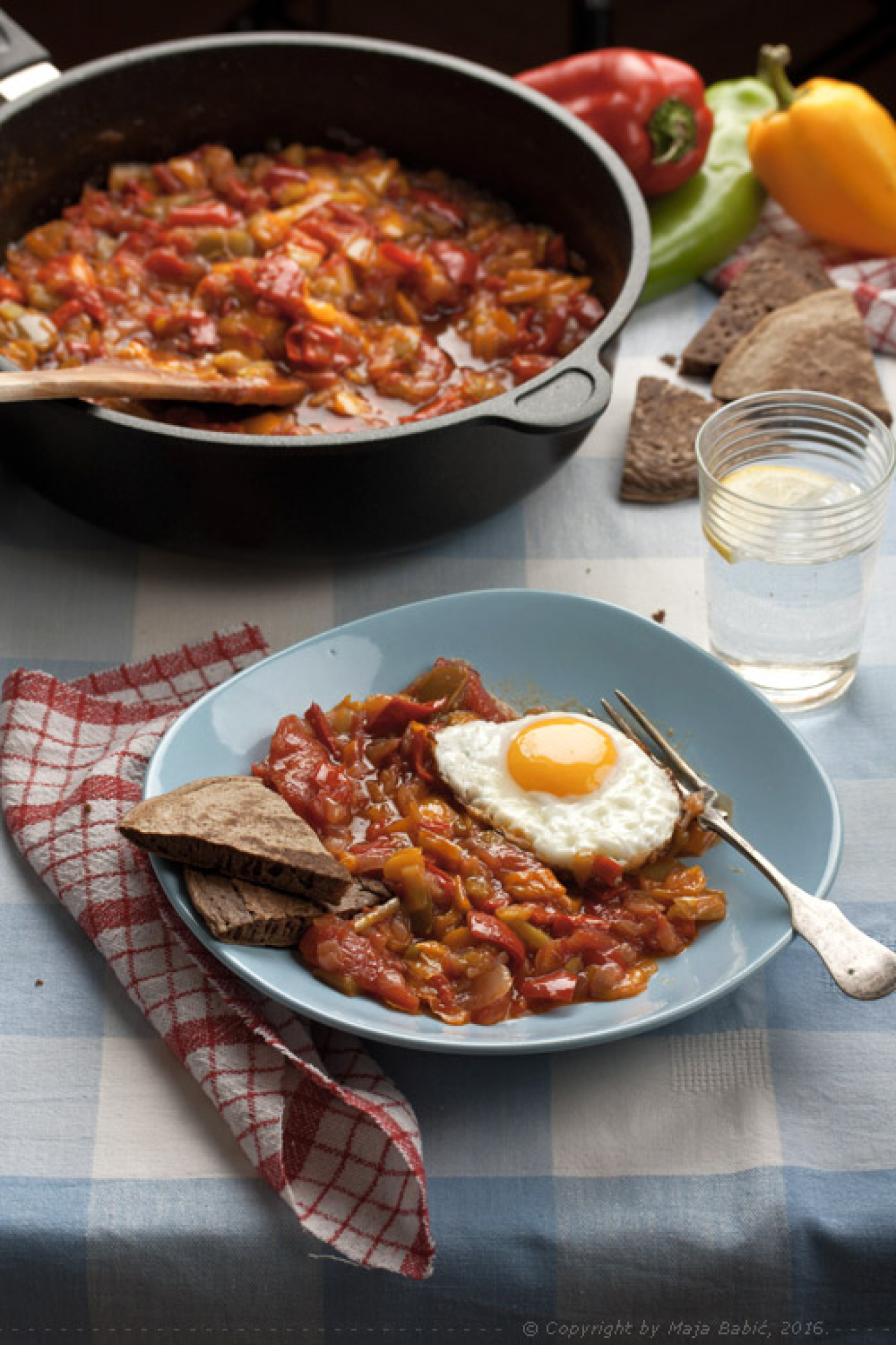 RECEPT ZA OMILJENO SRPSKO JELO Bećar paprikaš, kašika zdravlja na kojoj su generacije odrastale