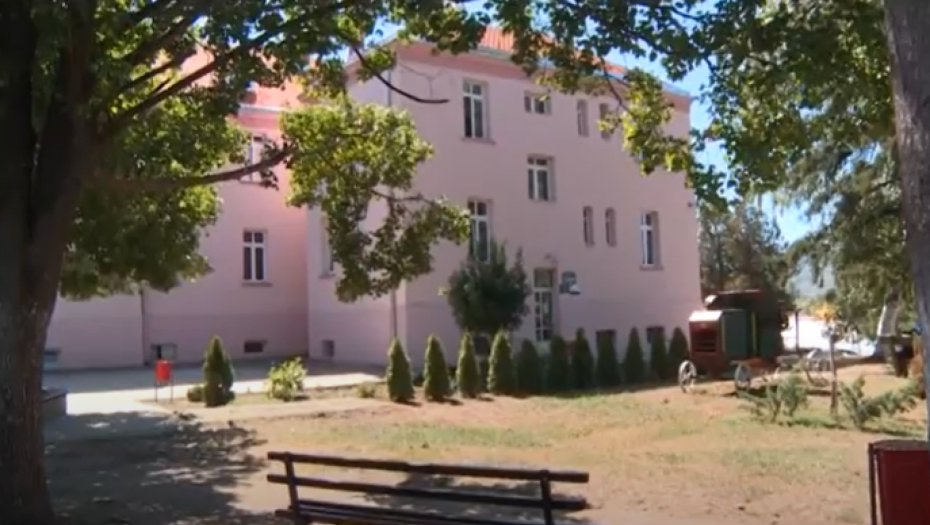 ZA NJIH NEMA ODMORA  200 đaka Poljoprivredne škole u Prokuplju provešće raspust radno