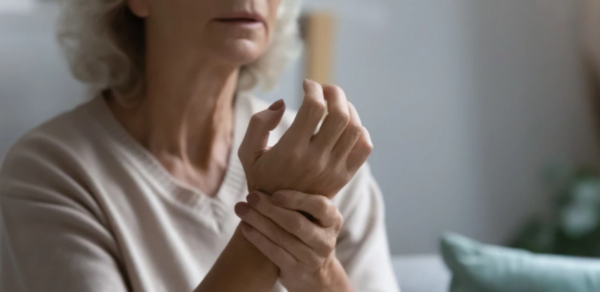 Magična mešavina: Uklonite staračke pege sa ruku pomoću prirodnih sastojaka