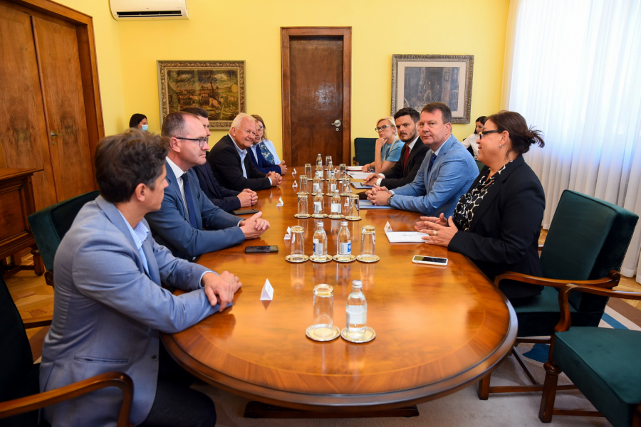 Predsednik Mirović primio delegaciju Županije Hargita