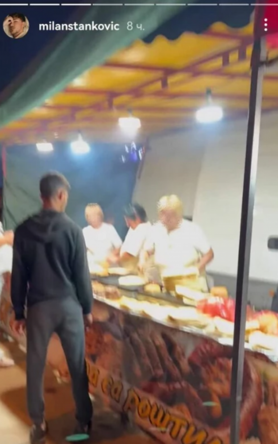 PEVAČ ZAVRŠIO NA VAŠARU Evo šta Milan Stanković radi nakon raskida sa Radom Manojlović (FOTO)