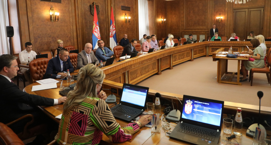 NA VANTELESNU OPLODNJU I ŽENE DO 45 GODINA Vlada usvojila odluku koju je preksinoć najavio predsednik Aleksandar Vučić