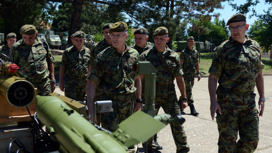 NAČELNIK GENERALŠTABA MOJSILOVIĆ NA TERENU Obilazak jedinica Vojske Srbije u Leskovcu i Nišu (FOTO)