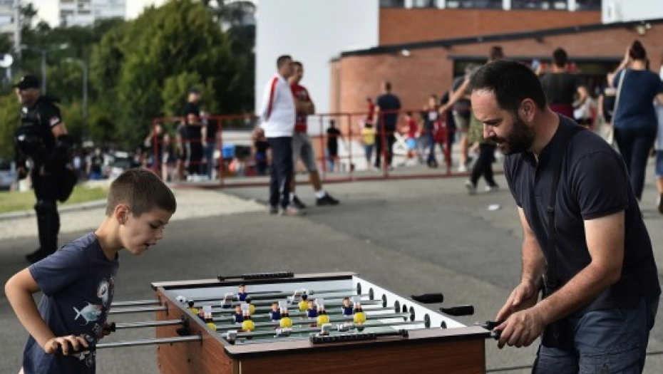 SJAJNA AKCIJA CRVENE ZVEZDE Pobedi u fan zoni i šutiraj penal Borjanu