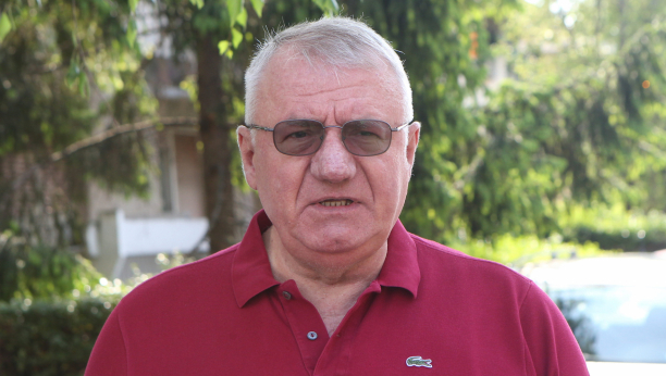 NISAM HTELA DA BUDEM U ZLATNOM KAVEZU Vendi otkrila zašto je raskinula sa Vojislavom Šešeljom: Nisam želela da žrtvujem život...