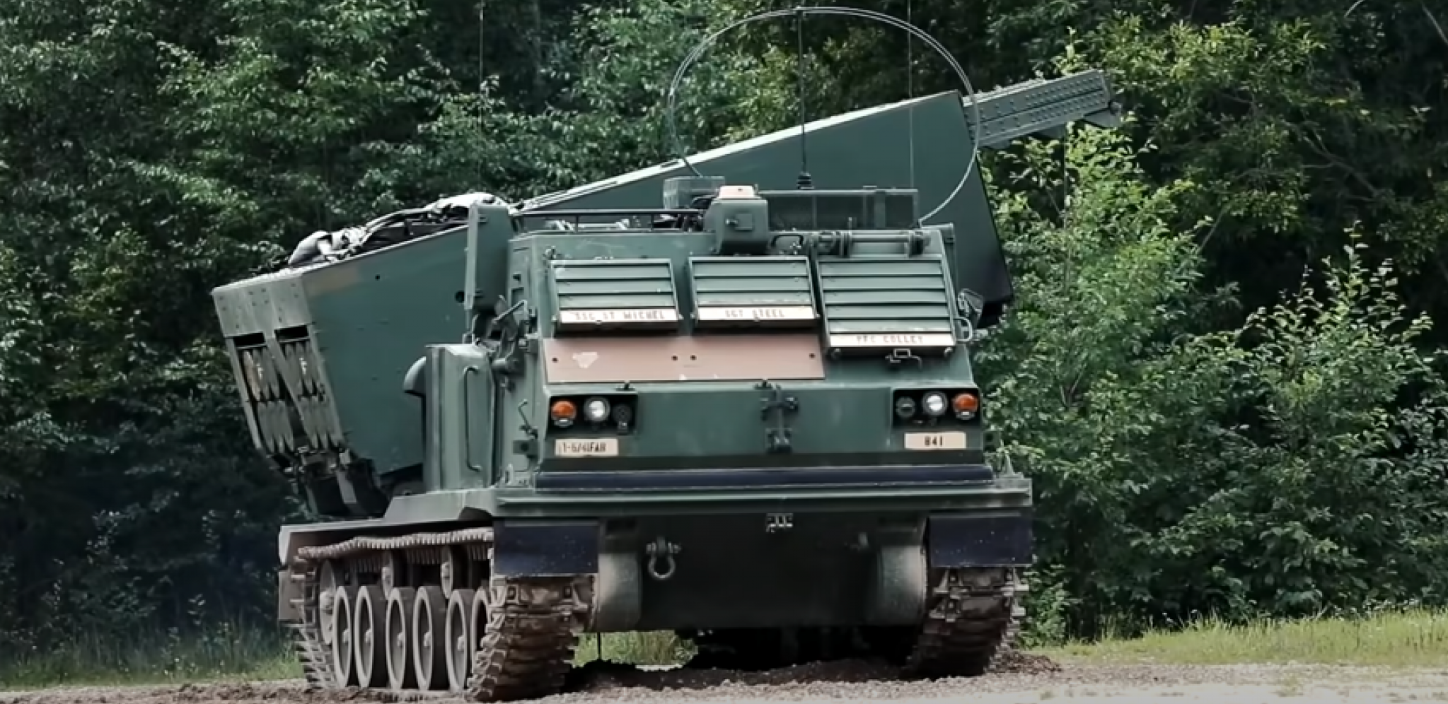 AMERIKA DOSTAVILA MOĆNO ORUŽJE UKRAJINI Režnikov: Stigao je M270 (VIDEO)