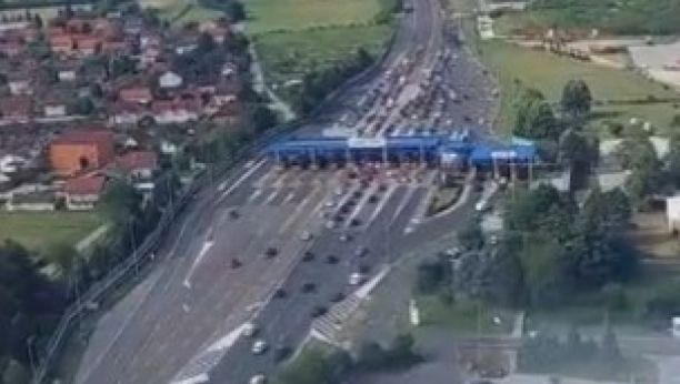 POGLEDAJTE KILOMETARSKU KOLONU U HRVATSKOJ Policijski helikopter snimio gužvu ka granici sa Srbijom, Slovenijom, BiH (VIDEO)