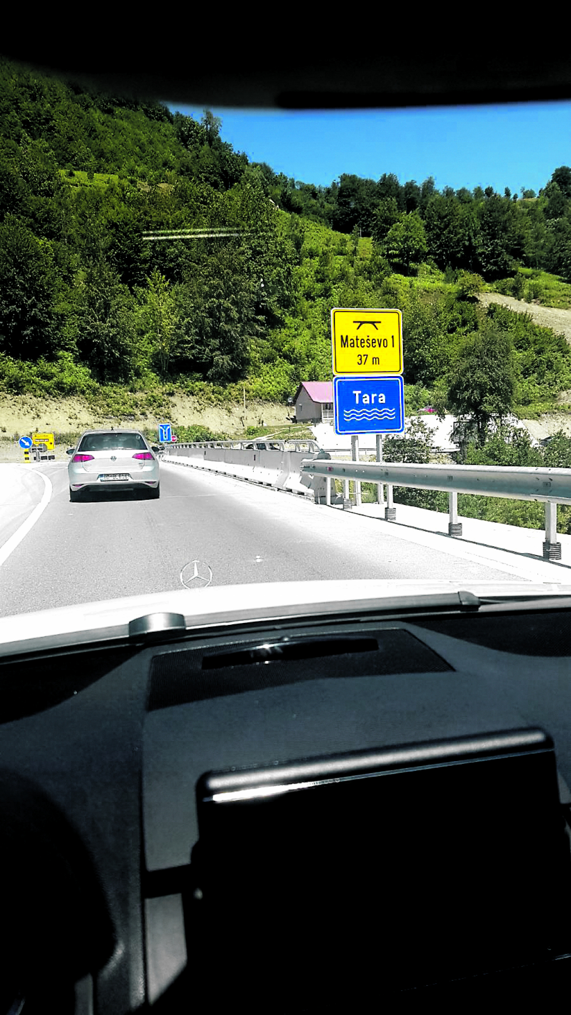 TEK OTVOREN A VEĆ BAKSUZAN: Na prvom crnogorskom auto-putu zapalilo se pet automobila! (FOTO)
