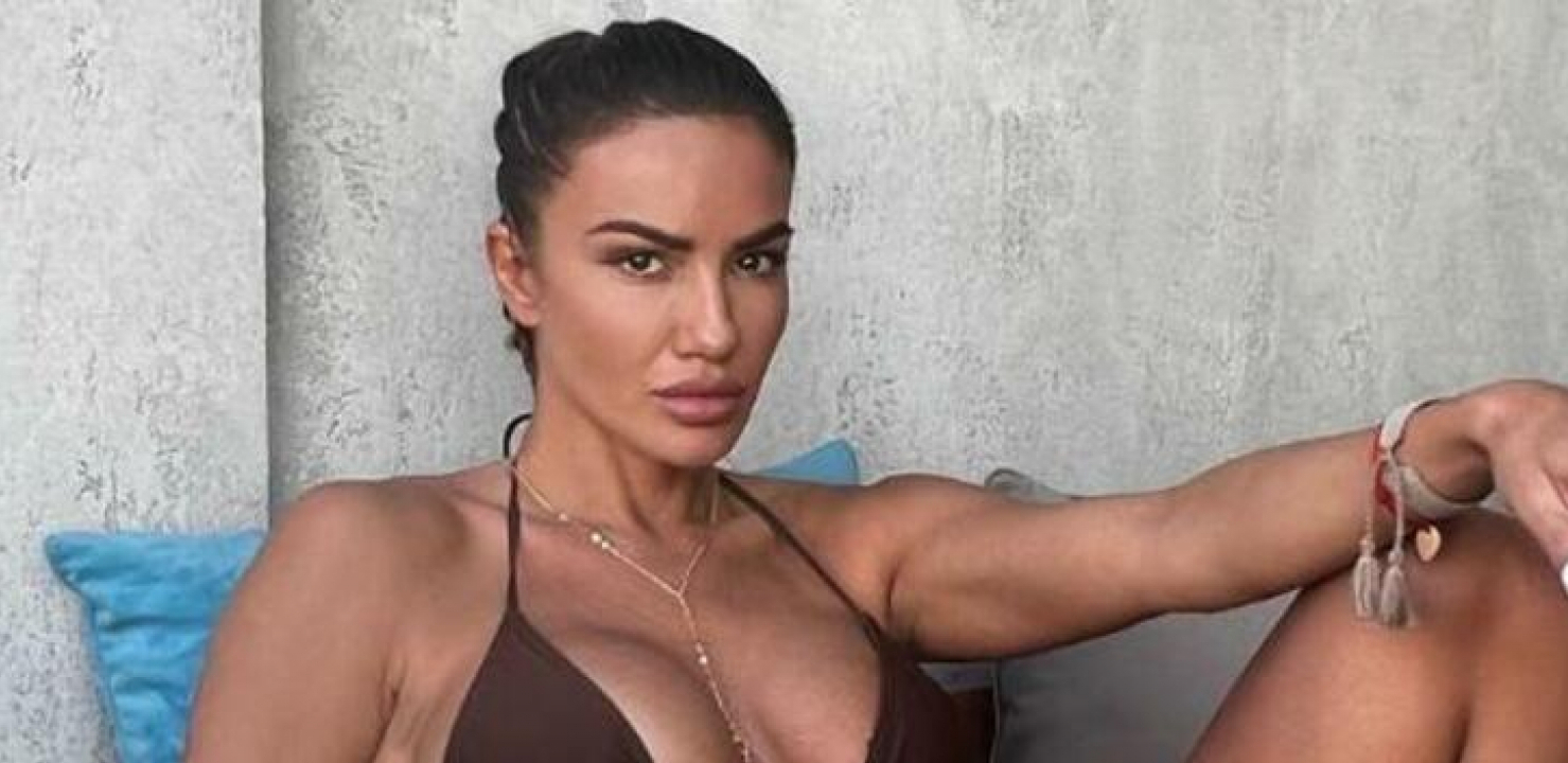 NAJBOLJE TELO NA ESTRADI Sindi Models mami uzdahe fotkma u bikiniju, istakla bujne grudi i pokrenula lavinu komentara (FOTO)