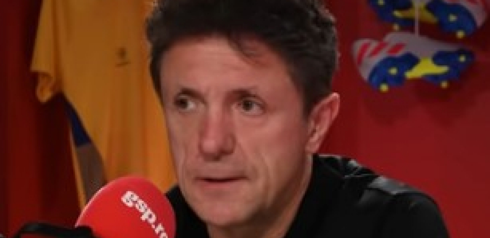 ĆERKI DAVAO HILJADU EVRA MESEČNO Slavni fudbaler koji je nekada bio iza rešetaka, svojoj deci poručio sledeće (VIDEO)