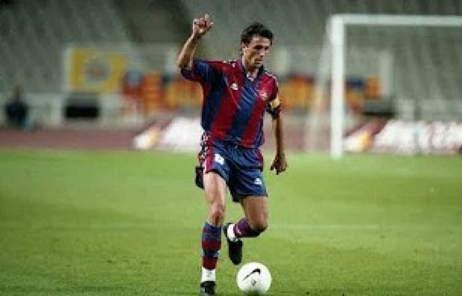 ĆERKI DAVAO HILJADU EVRA MESEČNO Slavni fudbaler koji je nekada bio iza rešetaka, svojoj deci poručio sledeće (VIDEO)