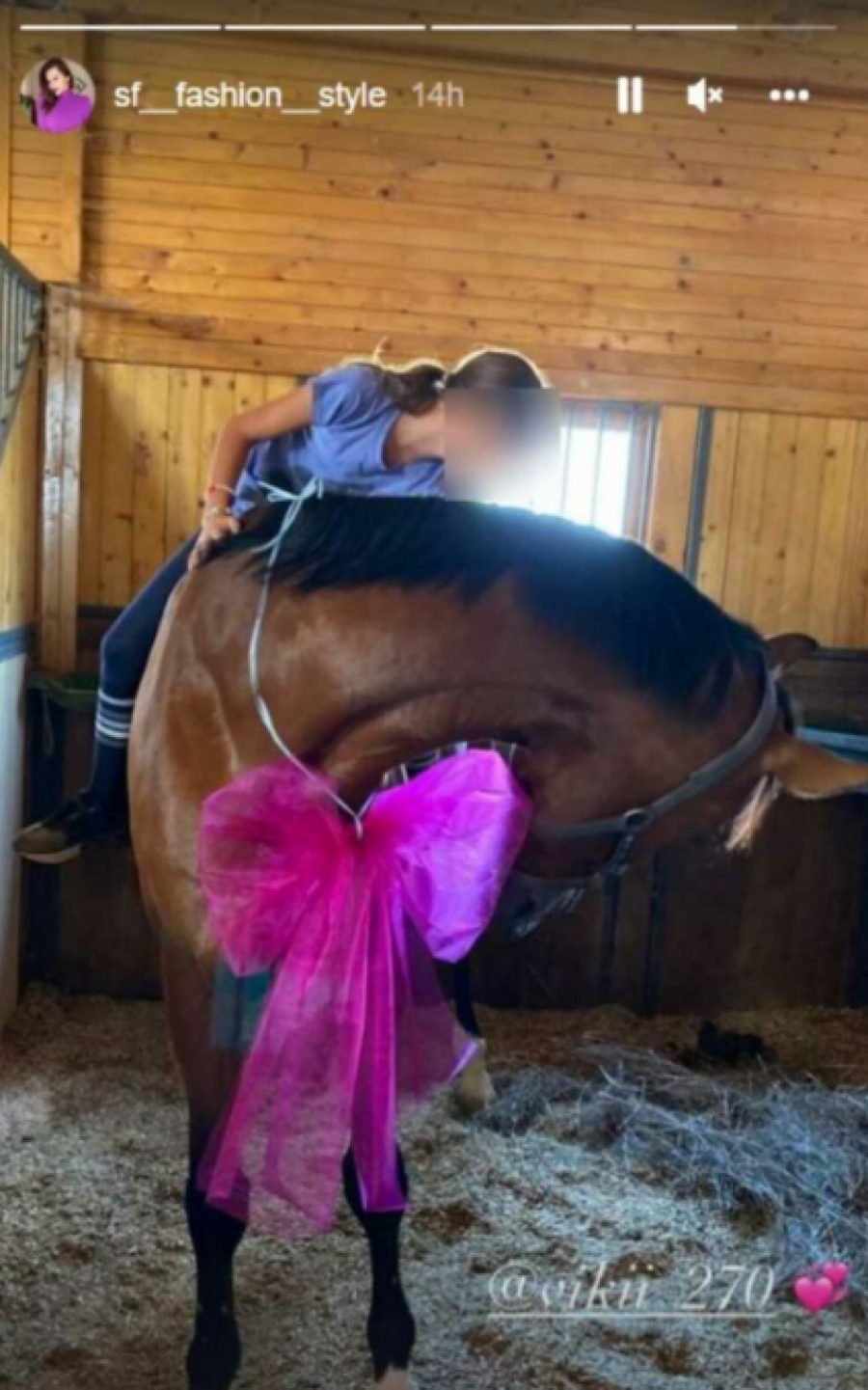 LUKASOVA ĆERKA DOBILA POKLON OD VIŠE HILJADA EVRA Viktoriji su stavili povez na oči, a kada je videla iznenađenje, počela je da plače (VIDEO)