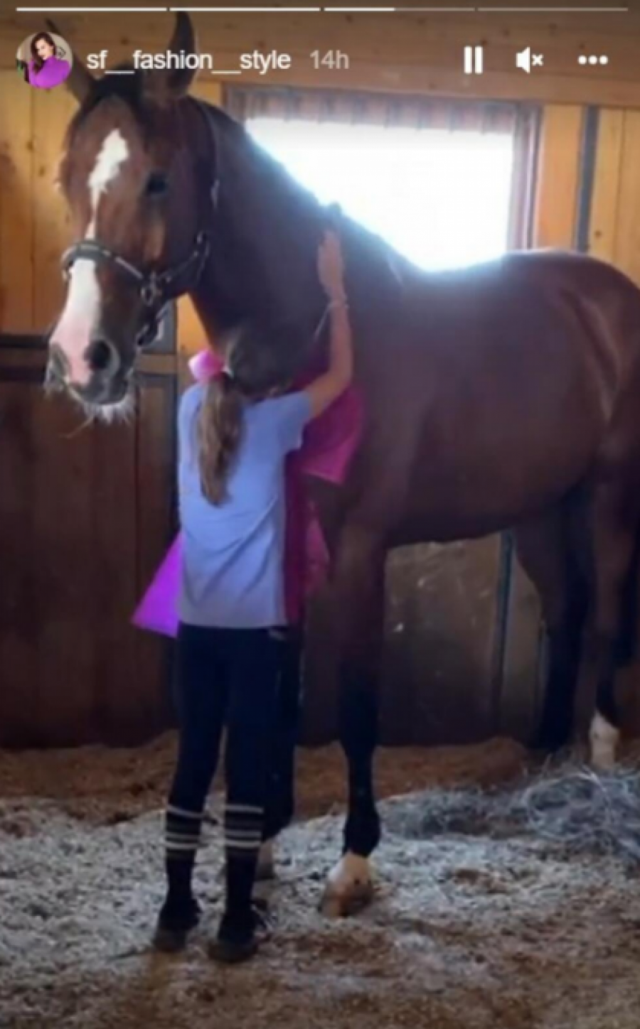 LUKASOVA ĆERKA DOBILA POKLON OD VIŠE HILJADA EVRA Viktoriji su stavili povez na oči, a kada je videla iznenađenje, počela je da plače (VIDEO)