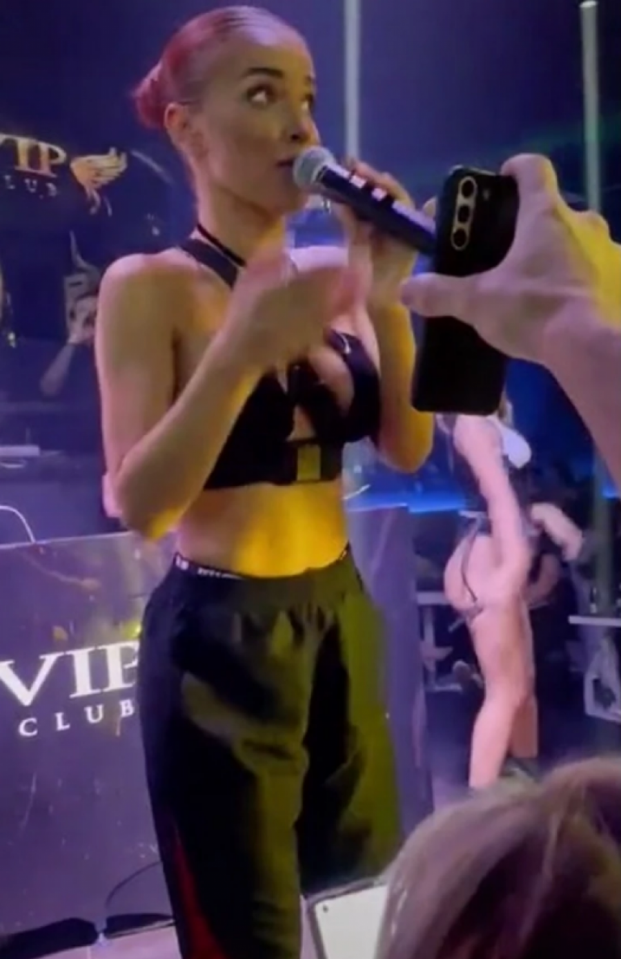 INCIDENT NA NASTUPU TEODORE DŽEHVEROVIĆ Izbodena tri policajca u Sutomoru, branili devojke od napasnika