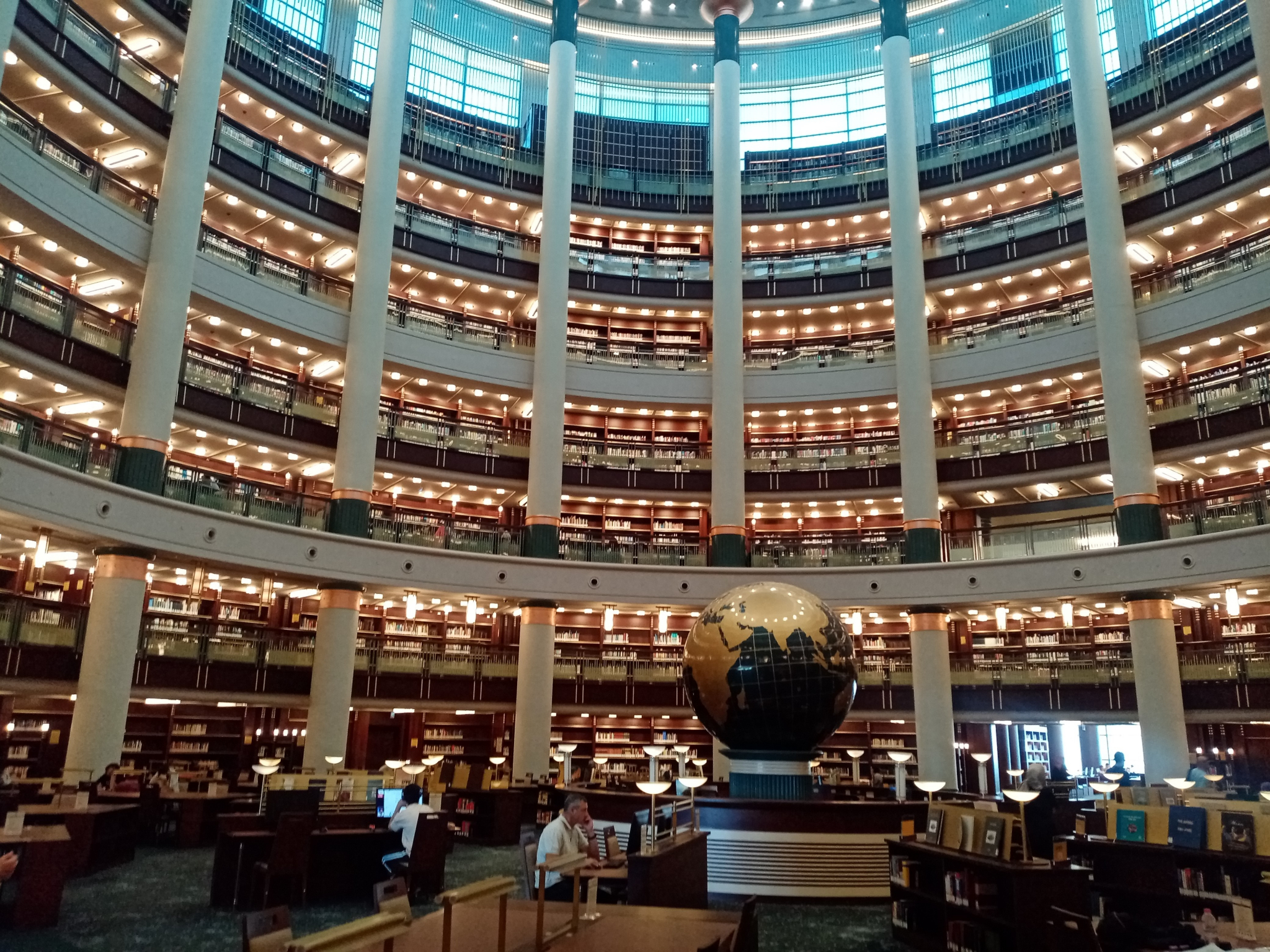 ALO! U GLAVNOM GRADU TURSKE Grad ponosa - od Ataturka do Erdogana (FOTO)