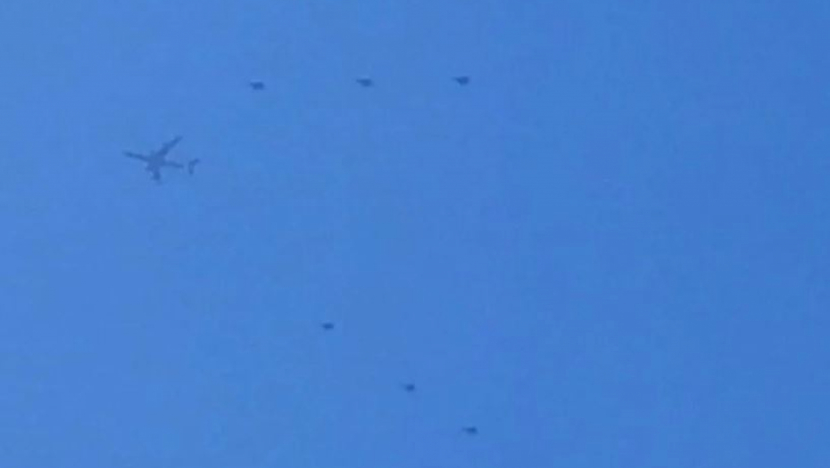 NAŠI MIGOVI DOPRATILI AVION EGIPATSKOG PREDSEDNIKA Sletanje na beogradski aerodrom propratili i građani (FOTO,VIDEO)