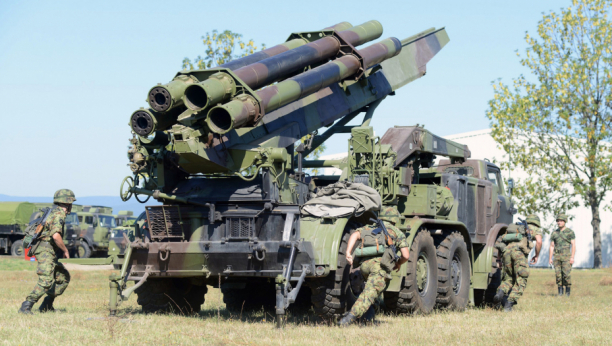 ZAGRMELI PLAMEN-S I ORKAN Obuka vojnika na raketnim sistemima artiljerije (FOTO)