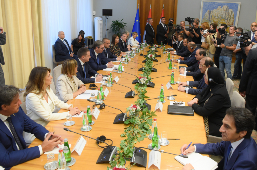 PREDSEDNIK EGIPTA POSETIO SRBIJU Vučić i Al Sisi u prijateljskom razgovoru najavili brojne projekte za Srbiju, potpisani važni memorandumi i deklaracije (FOTO/VIDEO)