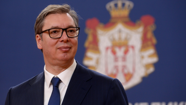 ČLANSTVO SNS JEDINSTVENO Vučić da ostane na čelu stranke (VIDEO)