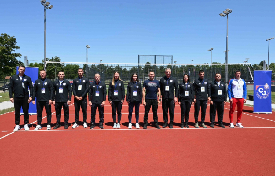 SVETSKO PRVENSTVO POLICAJACA U ROTERDAMU Ministar Vulin ispratio sportiste pripadnike MUP-a na takmičenje u Holandiju