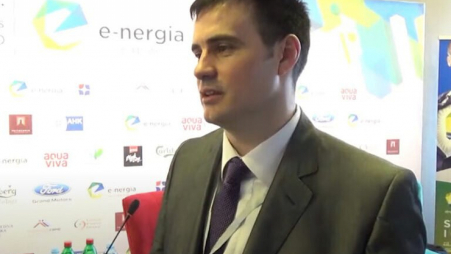 BRUKA! Čovek koji je prevario svoje klijente, sad je u tajkunskim medijima glavni “ekspert za energetiku”