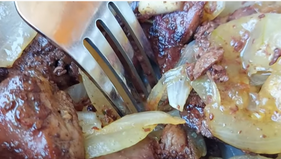 KUVANO JELO GOTOVO ZA PETNAEST MINUTA Ukoliko ste ljubitelj mesa, napravite ovaj ukusan obrok (VIDEO)