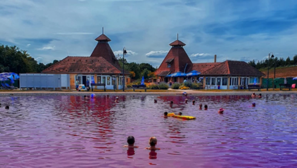 JEZERO SLANO KAO JADRAN Ružičasto jezero Pačir kao lek za reumu i bolesti kože