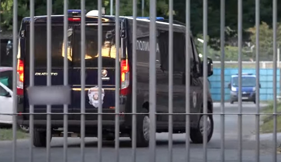 ZVICER I MILOVIĆ VREĐALI VUČIĆA ZBOG HAPŠENJA VELJINOG KLANA Pomagaćemo ih, nećemo ih pustiti, a onda ćemo medijski udariti na Vučića!