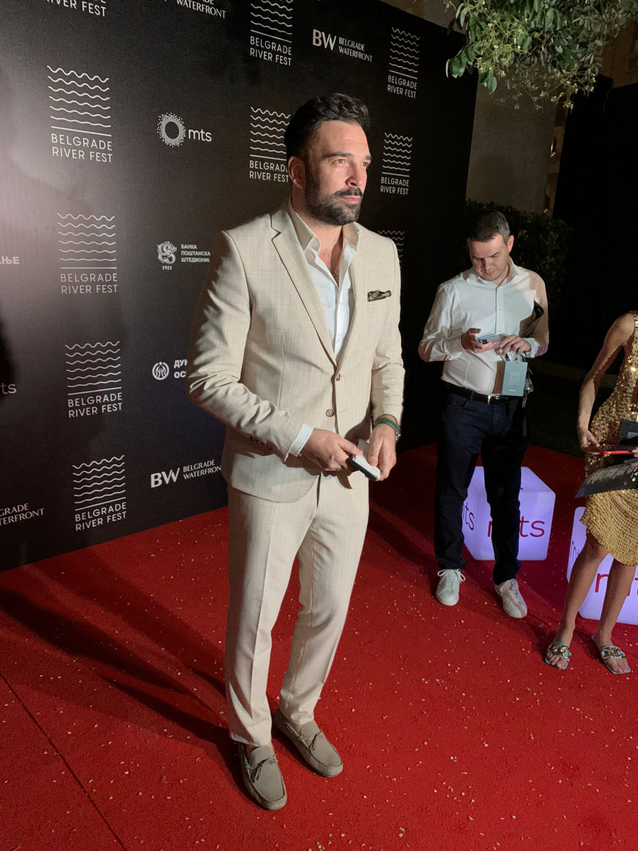 PONOSAN SAM ŠTO MOJA ŽENA PREDSTAVLJA SRBIJU! Ivan Bosiljčić otkrio kako se Jelena Tomašević spremala za Bočelijev kocert (VIDEO)