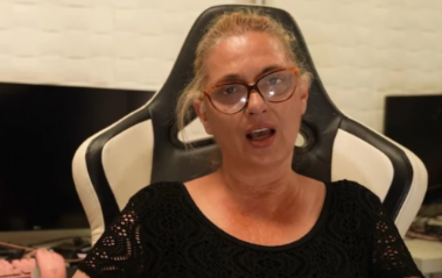 IMALA JE MASNICU ISPOD OKA Kikina majka iznela šokantne detalje, evo zašto je uverena da se njena ćerka nije ubila