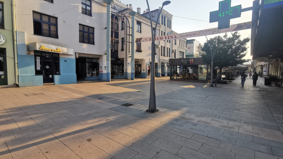 TERMOMETAR POKAZAO 51 STEPEN U ČAČKU Toplotni talas Lucifer topi asfalt, lekari apeluju: Ostanite kod kuće! (FOTO)