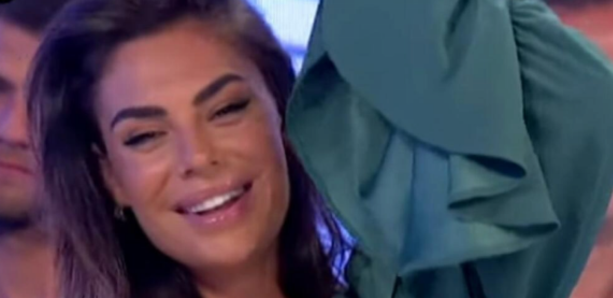 MINA VRBAŠKI NAPUŠTA SRBIJU Bivša zadrugarka uhvaćena na aerodromu, a evo gde ide