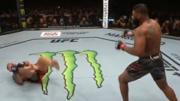 ZAVRŠILI SU U BOLNICI, ALI I NA PIVU Umesto spektakularne borbe, meč trajao samo 16 sekundi (FOTO/VIDEO)