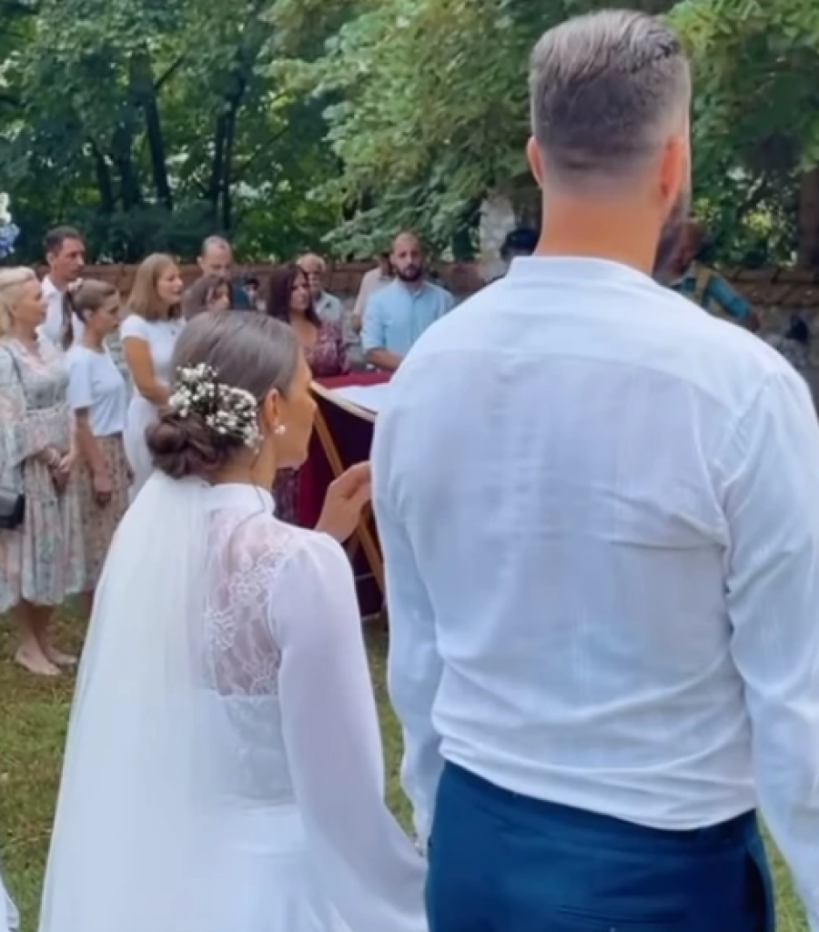 TAJNO VENČANJE KOŠARKAŠA Miroslava Raduljicu venčao brat Miloša Bikovića