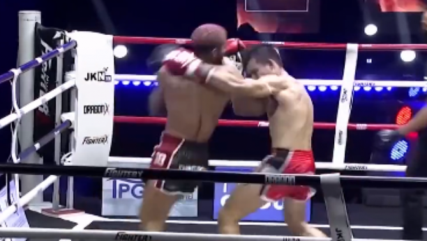 UZNEMIRUJUĆI SNIMAK Mladi bokser se nije probudio iz nokauta, pao u komu, posle sedam dana preminuo (VIDEO)