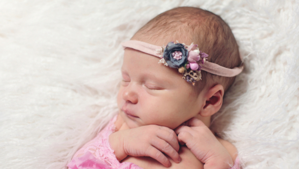 KRATKA I NAJLPEŠA ŽENSKA IMENA Jednostavna a prefinjena sa jakom i moćnom simbolikom!