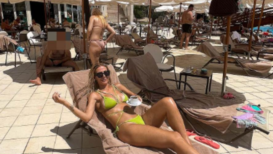 ZBOG OVAKVE ŽENE MU SVI MUŠKARCI ZAVIDE Vesna Đogani na ležaljci u bikiniju zapalila društvene mreže (FOTO)